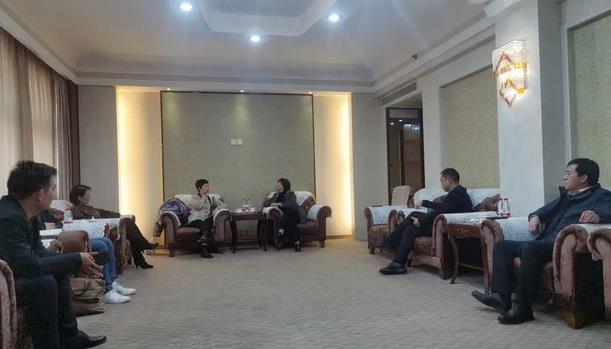 台前县长李志华带领团队赴北京与中国氢能有限公司对接合作项目.jpg