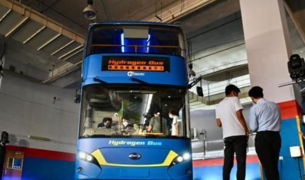 香港城市巴士引入第一辆三轴双层氢能巴士